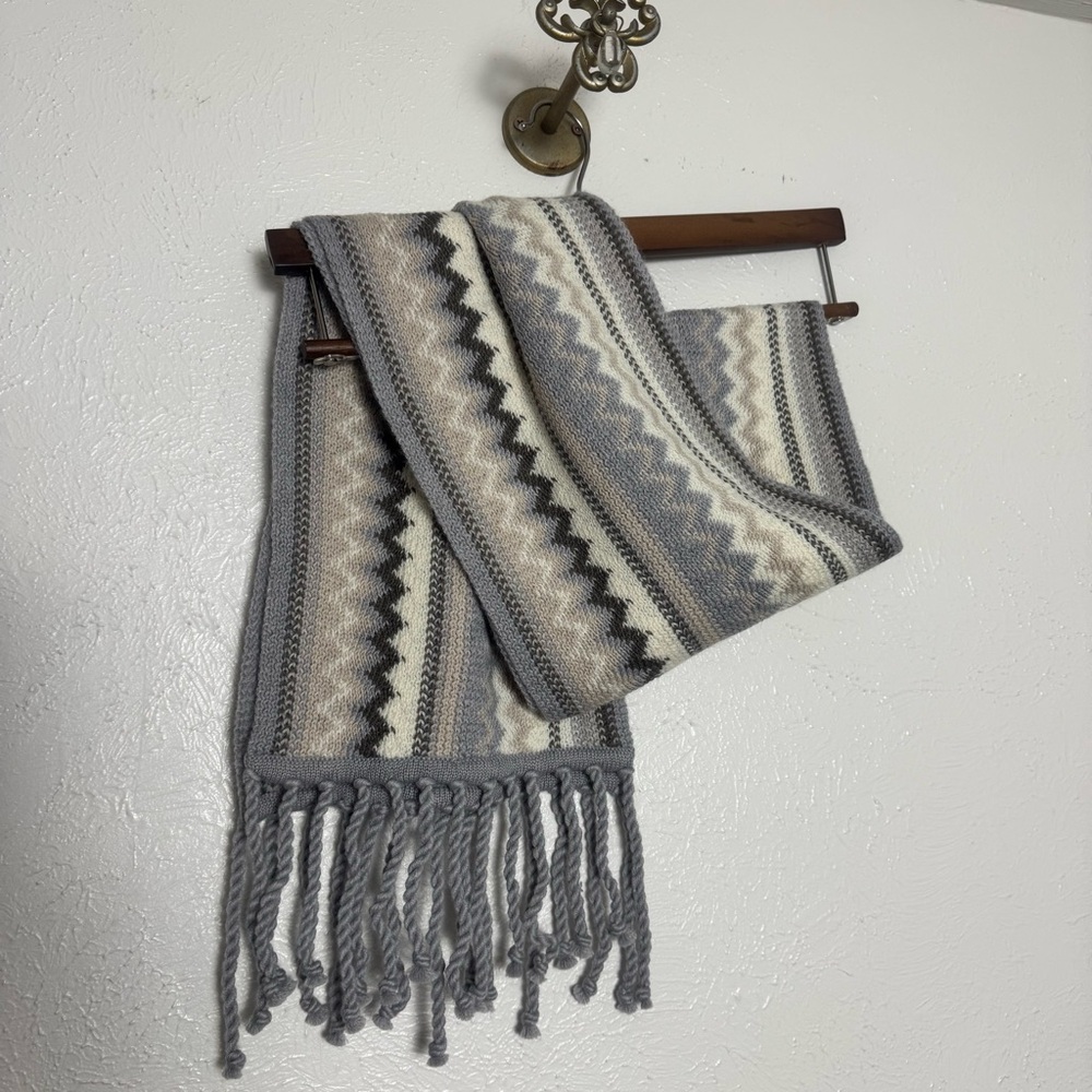Smartwool Zigzag Chevron Scandinavian Patterned Scarf‎